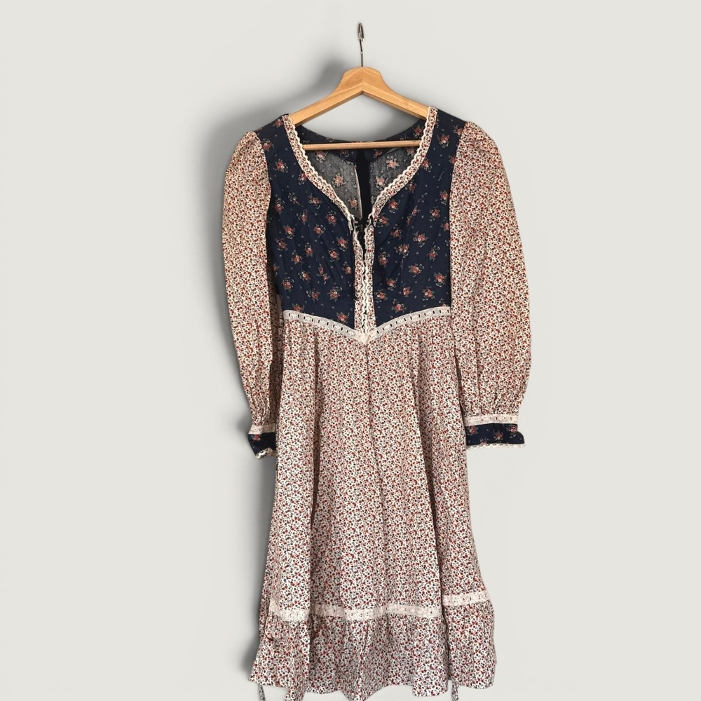 Vintage 70s Handmade Prairie Dress Small Lace-Up Bodice Floral Boho